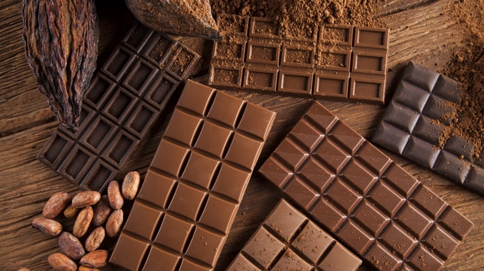 کدام تفاوت شکلات شیری با شکلات تلخ، برای شما جذاب‌تر است؟