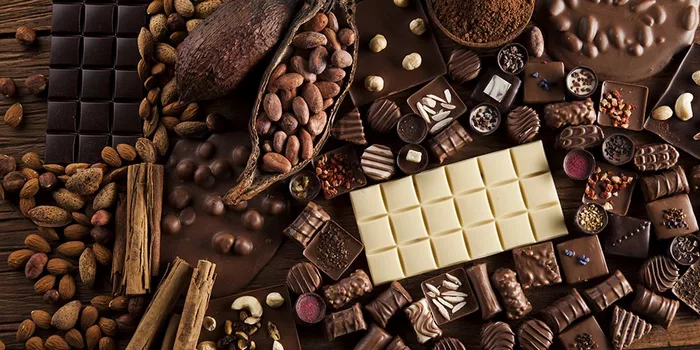 مغز و میوه‌جات مورد استفاده شکلات دست ساز در باغ فردوس، از مواد مرغوب و باکیفیت تهیه می‌شوند.
