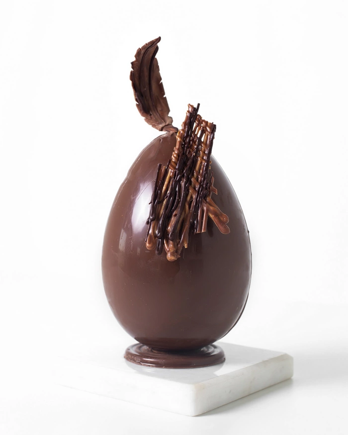 در تولید شکلات دست ساز محمودیه از بهترین مواد اولیه استفاده می‌شود.